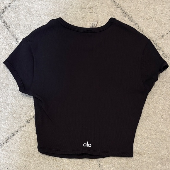 ALO Yoga Black Crop Top - Picture 7 of 8